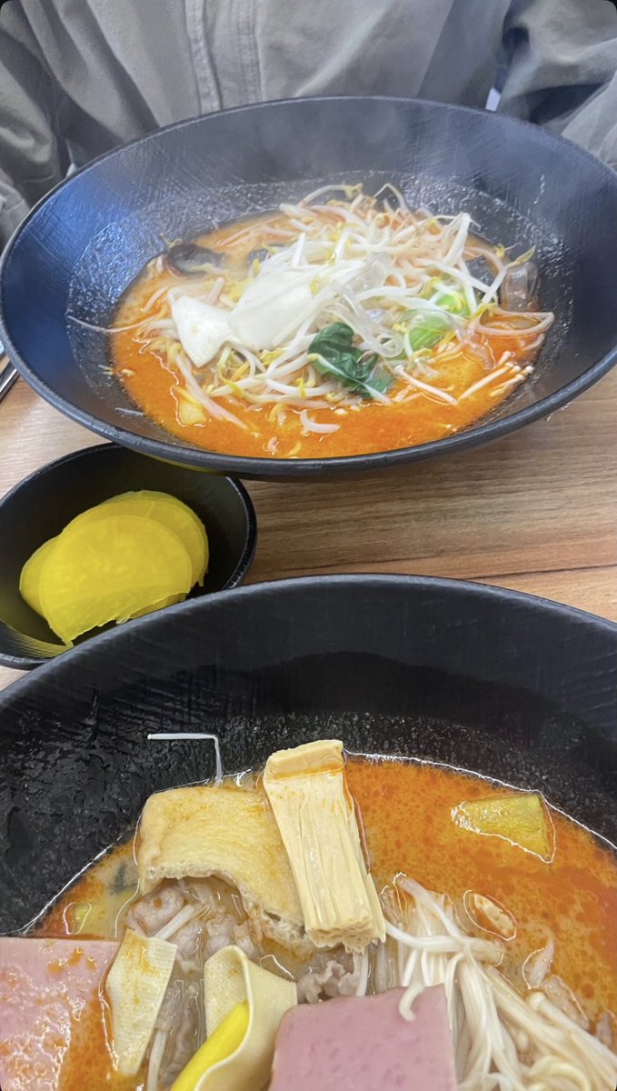 gugugugugu72's tweet photo. 랜만 https://t.co/6LknDva4FQ