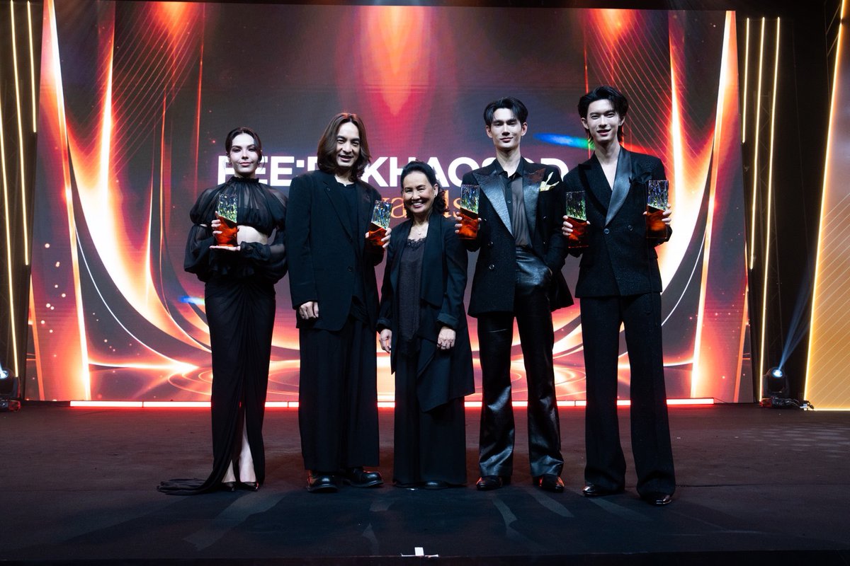 around_ent's tweet photo. CHANGE2561 !!! คว้า 4 รางวัล ในงาน FEED X KHAOSOD AWARDS 2026

POOHPAVEL GOLDEN NIGHT FEED 
LMSY FEED X KS AWARDS 
#FEEDxKHAOSOD2026xPoohPavel 
#poohpavel #พูห์พาเวล #ppoohkt #pavelphoom
#FEEDxKHAOSOD2026xLMSY 
#SonyaSaranphat #LMSY 
#FEEDxKHAOSODAwards2026

อ่านข่าวเพิ่มเติม
📍https://t.co/T592rAesj0

ตอกย้ำความสำเร็จอย่างงดงามอีกครั้ง สำหรับ CHANGE2561 บริษัท Content Creator ผู้ผลิตผลงานคุณภาพหลากหลายรูปแบบ ทั้งซีรีส์ ละคร รายการ On Air และ Online รวมถึง Showbiz และ Event พร้อมทั้งเดินหน้าคัดเลือกและพัฒนาศิลปินนักแสดงคุณภาพสู่วงการบันเทิงอย่างต่อเนื่อง ส่งผลงานครองใจผู้ชมทั้งในประเทศไทยและทั่วโลก