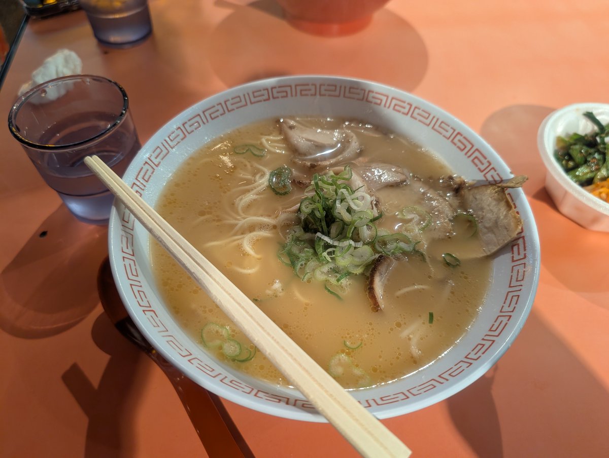 Shun_Train's tweet photo. よく見かけるけど食べたこと無かった金龍ラーメン https://t.co/rR4kZgVHgr