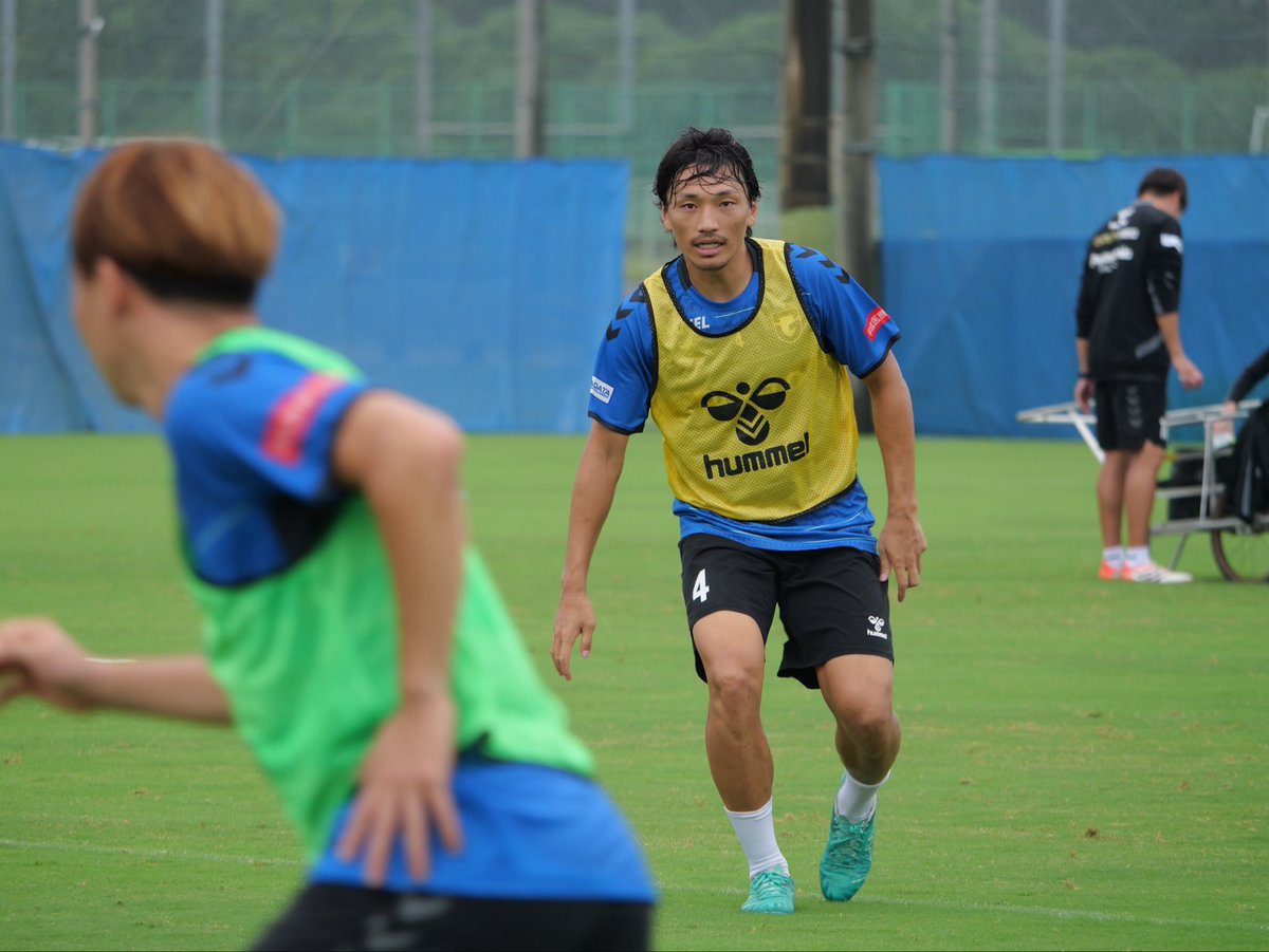 GAMBA_OFFICIAL's tweet photo. 雨の中、本日もトレーニング☔️🏋️

#ガンバ大阪 #GAMBAOSAKA https://t.co/rzCeZCP2Yf