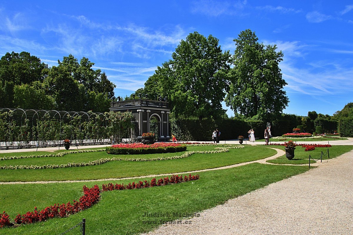 fredastcz's tweet photo. Červenec Wien Schönbrunn - II  https://t.co/Qns5NiPDcr https://t.co/1UKHaYpLvo