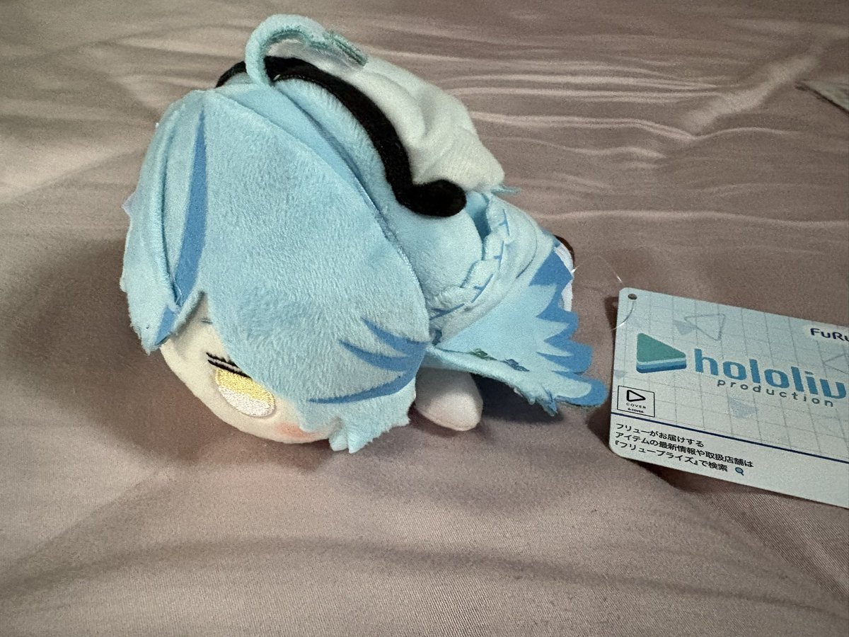 Jourkee7's tweet photo. ラミィちゃんの寝そべりとってきた https://t.co/gPRgAtt6px