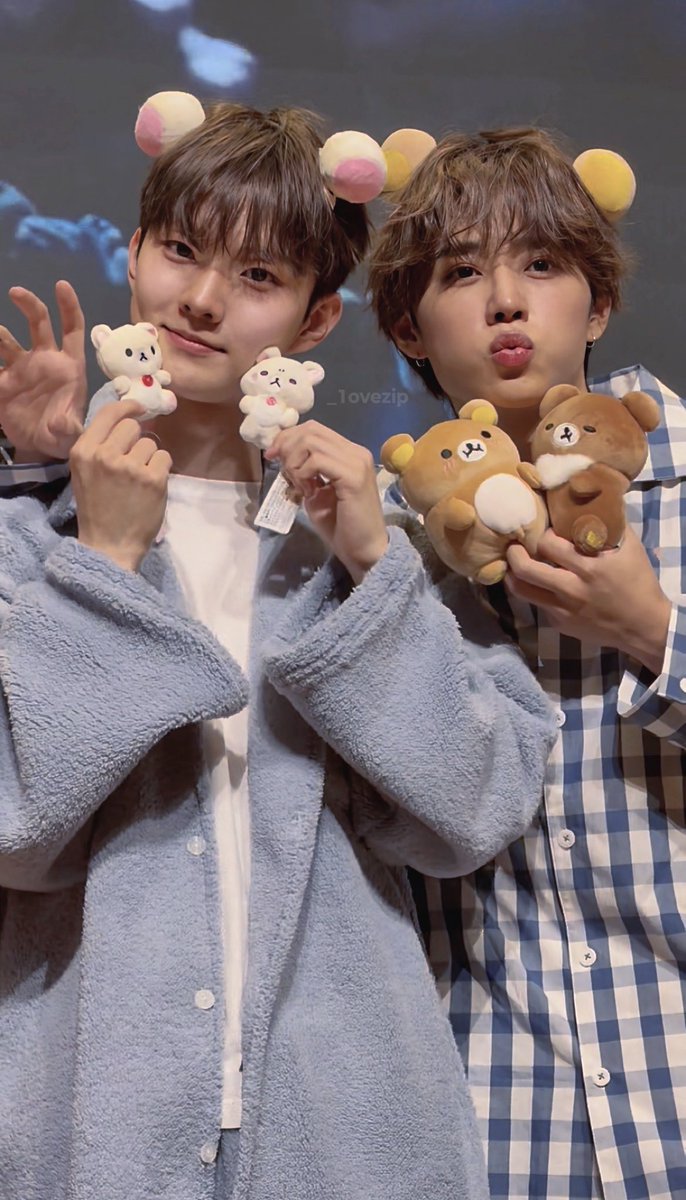 _1ovezip's tweet photo. @radiombc @officl_theboyz 밤또뤼 제발 밤토리~~~!!!! 하 귀여워 ㅋᩚ https://t.co/wPhy1IQVkY