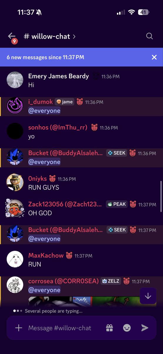 ParaToon's tweet photo. @MiniToonfan99 watching my server fall yet again 💔💔💔 https://t.co/dzRWVqYtoh