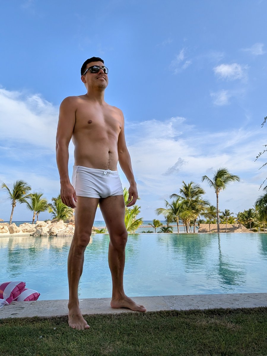 DADINDTX's tweet photo. Daddy has officially completed one full week on only fans. Let's celebrate! Show me something good https://t.co/AtRgSfZ7WR
