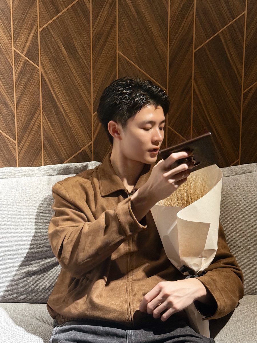 Meennicha8_ofc's tweet photo. .09.2026 IG : meennicha8

 @ysl Summer '27.

🖇️ : https://t.co/RooGAu5BkX 

@nichameen8
#Meennicha8 #Formoon #มีนนิชคุณ https://t.co/pqf3UMnmmR