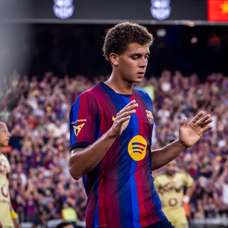 BarcaUniversal's tweet photo. 🚨 Lamine Yamal: "My relationship with Hamza Abdelkarim? We’ve all seen what he can do. He’s a player who scores a lot of goals."

"He already showed during preseason that whenever he gets minutes, he can make the most of them."

“We always want our striker to feel comfortable and get into the right situations, because ultimately, he’s the one we rely on to score the goals."