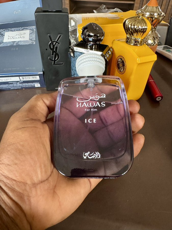 kalage_jr's tweet photo. @iamkizzyh Wanunulie perfume https://t.co/ITknS8l8iB