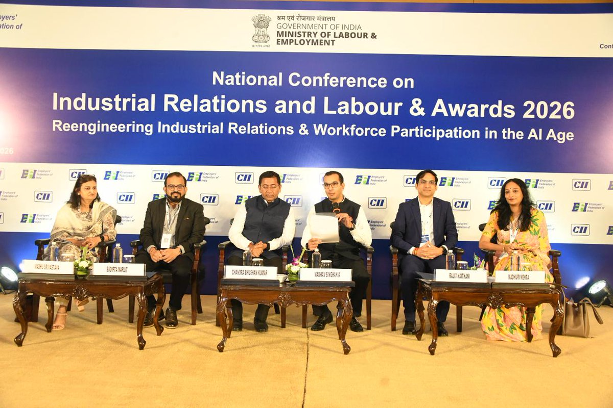 EFI_1933's tweet photo. IndustryโGovernment Dialogue on Employment & Growth
Insights from Dr. Chandra Bhushan Kumar (@MoLE_India) & industry leaders on accelerating job creation, skill development & workforce resilience.
#CII #EFI #Employment #WorkforceDevelopment https://t.co/eWlxwWP242