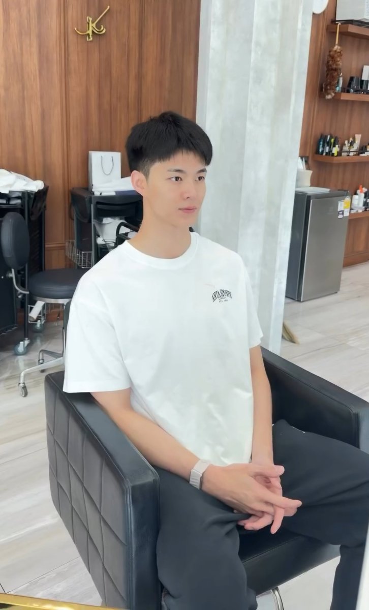 kik08221's tweet photo. ตัดผมได้อีก หล่อมาก เหมือนเด็กมัธยมเลยมุ
🤍🤏
#Meennicha8  #มีนนิชคุณ https://t.co/4qmF0ZL6lP