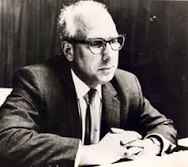 HidysB's tweet photo. 1890: Nace Raúl Cepero Bonilla, destacado economista, ministro de Comercio (1959-1960) y fundador del Consejo Asesor del Instituto de Historia de la Academia de Ciencias de Cuba. Su aporte al pensamiento económico y social es referencia obligada. @CubaCubacons https://t.co/KXoAMpI2oi