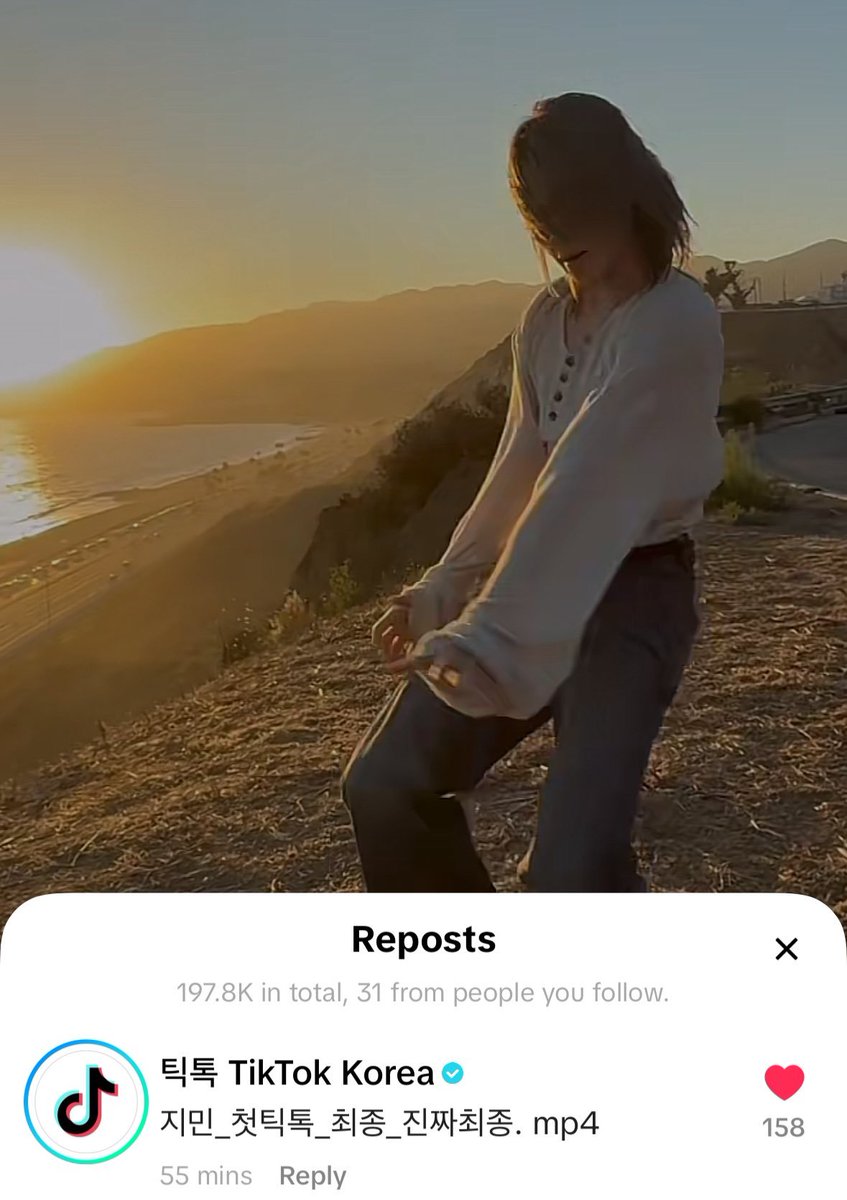 PJiminSupportBR's tweet photo. O TikTok Korea comentou: “Primeiro TikTok do Jimin_final_REALMENTE final.mp4” no post do #JIMIN. 

Todos estavam esperando ansiosamente pelo debut dele na plataforma e, aparentemente, até o próprio TikTok estava! https://t.co/6IkwWf8OyQ
