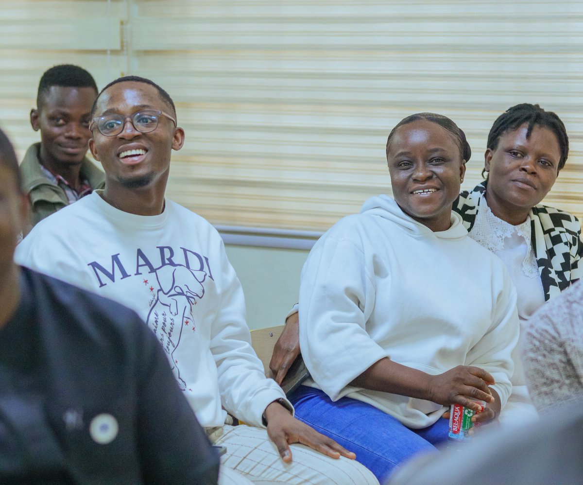 ISSERUG's tweet photo. Learning moments such as this are what we love to see. We’re starting the week w/ this heartening sight of some of our MA students, engaged &amp; all smiles at an ISSER seminar.

Read more: https://t.co/qoy1BlugU9

Look out for tmrrw's session details &amp; make a date!
#SightsFromISSER https://t.co/RlB2A30pPj