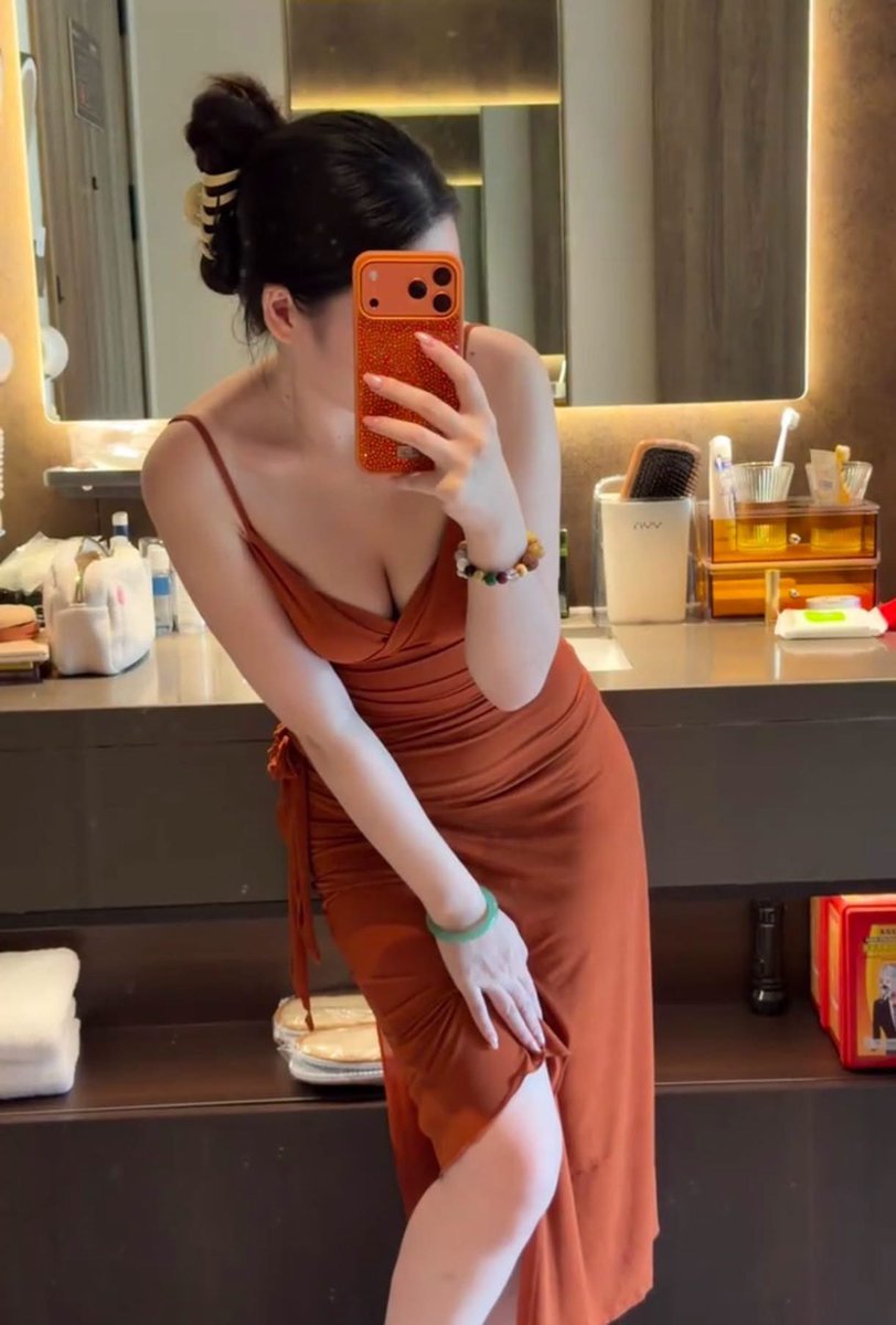 Lunasocute1's tweet photo. Có người chẳng nói lời thương

Mà sao mỗi lúc lại thường nghĩ ra

Một câu hỏi nhỏ thôi mà

“Hôm nay anh có nhớ là có em?” https://t.co/yvfKyoDhLH
