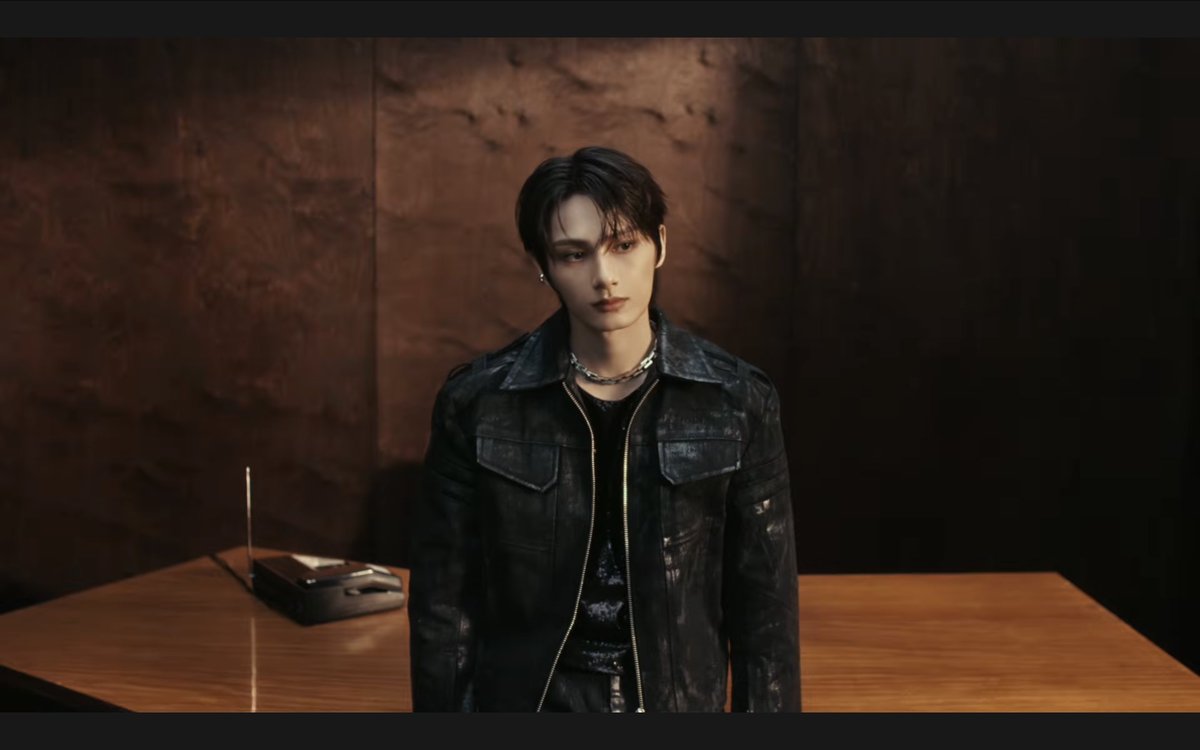 PhilstarNews's tweet photo. JUN DROPS ‘9’ OFFICIAL MV 🎬

SEVENTEEN’s JUN unveiled the official music video for his solo track “9” on Monday, September 28, through HYBE LABELS.

“9” marks JUN’s latest solo release as he continues his individual music activities alongside his work with SEVENTEEN.

📸 HYBE LABELS and SEVENTEEN | via https://t.co/EkOhqnDqTc intern Luis Palma