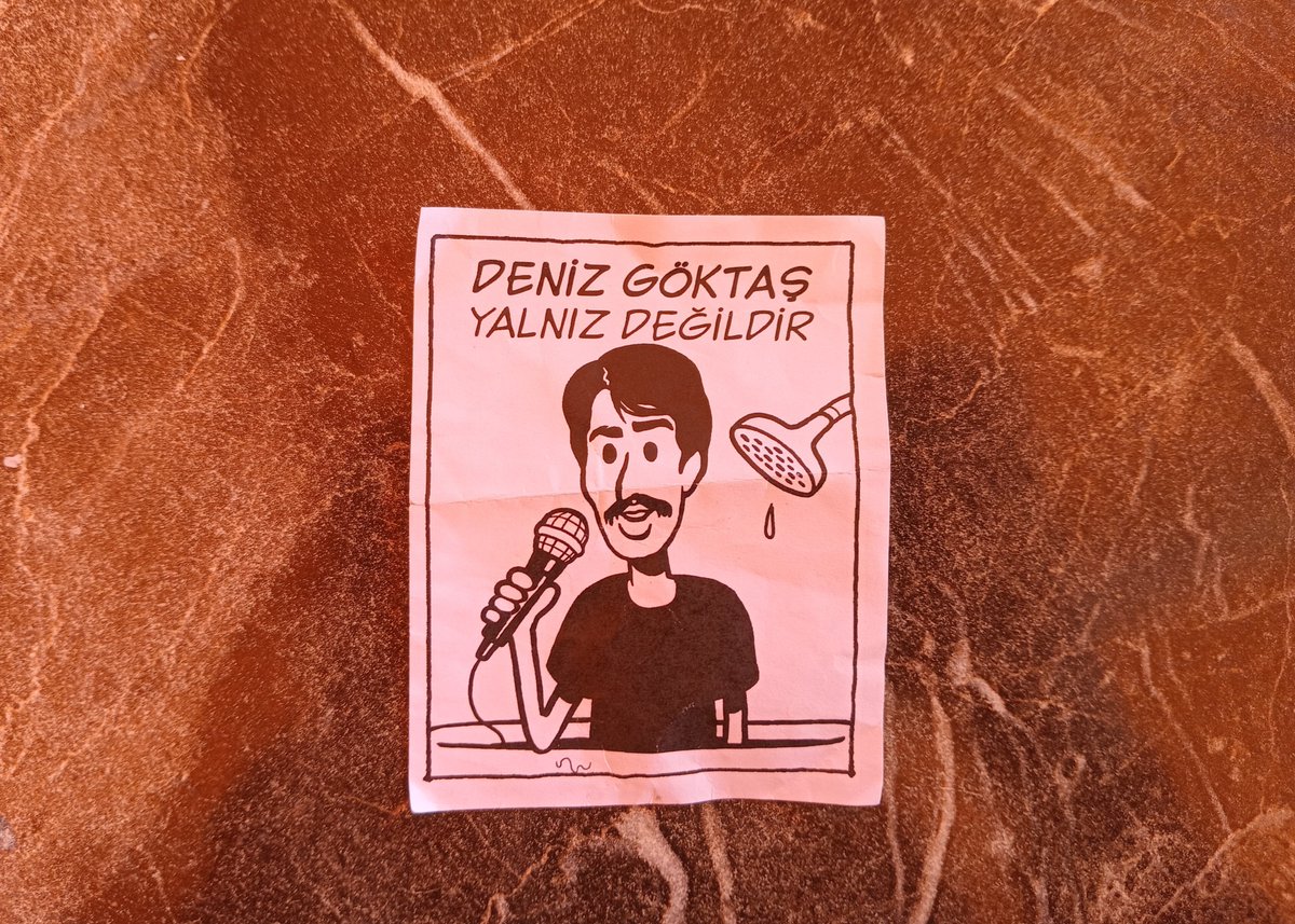 capripha's tweet photo. Komedyen Deniz Göktaş'ın duruşması devam ediyor. https://t.co/gpwE7AesqN