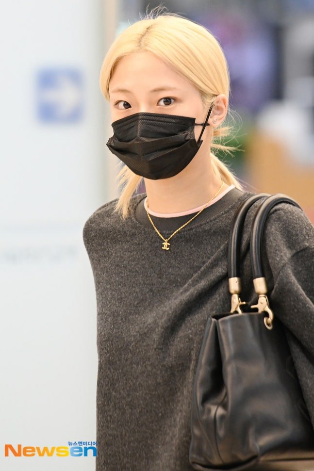 ruruzteam's tweet photo. @kawairukapapers [📰] 260928 - NEW NAVER ARTICLES ABOUT RUKA

Please react, recommend &amp; share!

🎯: 30 REACTIONS

🔗 https://t.co/T6CPZlVMD1
🔗 https://t.co/1AVHO2p2t4
🔗 https://t.co/dZXsfibRWf
🔗 https://t.co/G6t9McXInK

베이비몬스터 루카 #RUKA #루카 #KAWAIRUKA
#베이비몬스터루카 #BABYMONSTER https://t.co/8CbGWGVuD8