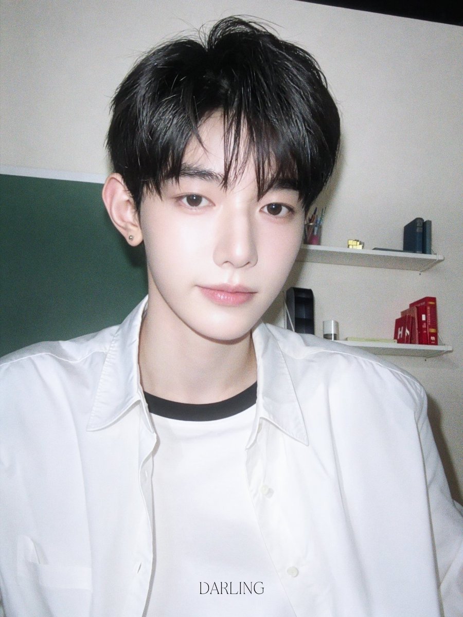 HAODARLING5's tweet photo. 검은 머리가 너무 귀엽고 귀여워요! ! !🥹🫳🏻🫳🏻 https://t.co/vt9cg9Mdhy
