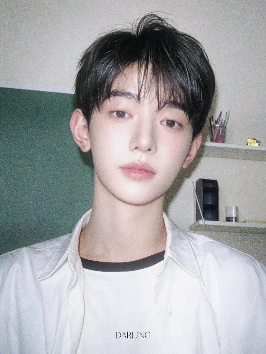 HAODARLING5's tweet photo. 검은 머리가 너무 귀엽고 귀여워요! ! !🥹🫳🏻🫳🏻 https://t.co/vt9cg9Mdhy