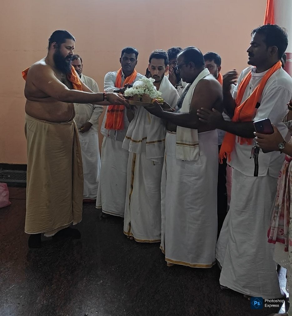 KulaiPushparaj's tweet photo. ಹಿಂದು ಜಾಗರಣ ವೇದಿಕೆ' ಸುರತ್ಕಲ್‌ ಕಾಟಿಪಳ್ಳ ನಗರ ಸಮಿತಿ ನೇತೃತ್ವದಲ್ಲಿ ನಡೆದ ಮೃತ್ಯುಂಜಯ ಹೋಮ ವನ್ನು ಕಾರ್ಯಕರ್ತರ ಹಿತ ದೃಷ್ಟಿಯಿಂದ ಅವರ ಯೋಗಕ್ಷೇಮ ಕ್ಕಾಗಿ ಪೂಜೆಯನ್���ು ಇಡ್ಯ ದೇವಸ್ಧಾನ ದಲ್ಲಿ ನಡೆಸಲಾಯಿತು. https://t.co/ES5pcoodlj