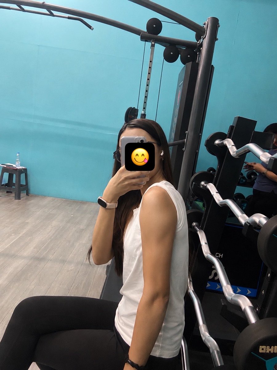 nakerukeshina's tweet photo. Udah hampir 4 bulan ngegym, sebulanan ini 4-6x seminggu, legday bs 2x seminggu, sejauh ini paling suka exercise shoulder, bicep, tricep &amp; traps, terus paling suka ke juga leg day, paling suka juga core day, terimakasih yang menyarankan tutor dr bapak majapahit🫡 https://t.co/59ckKPaq8C