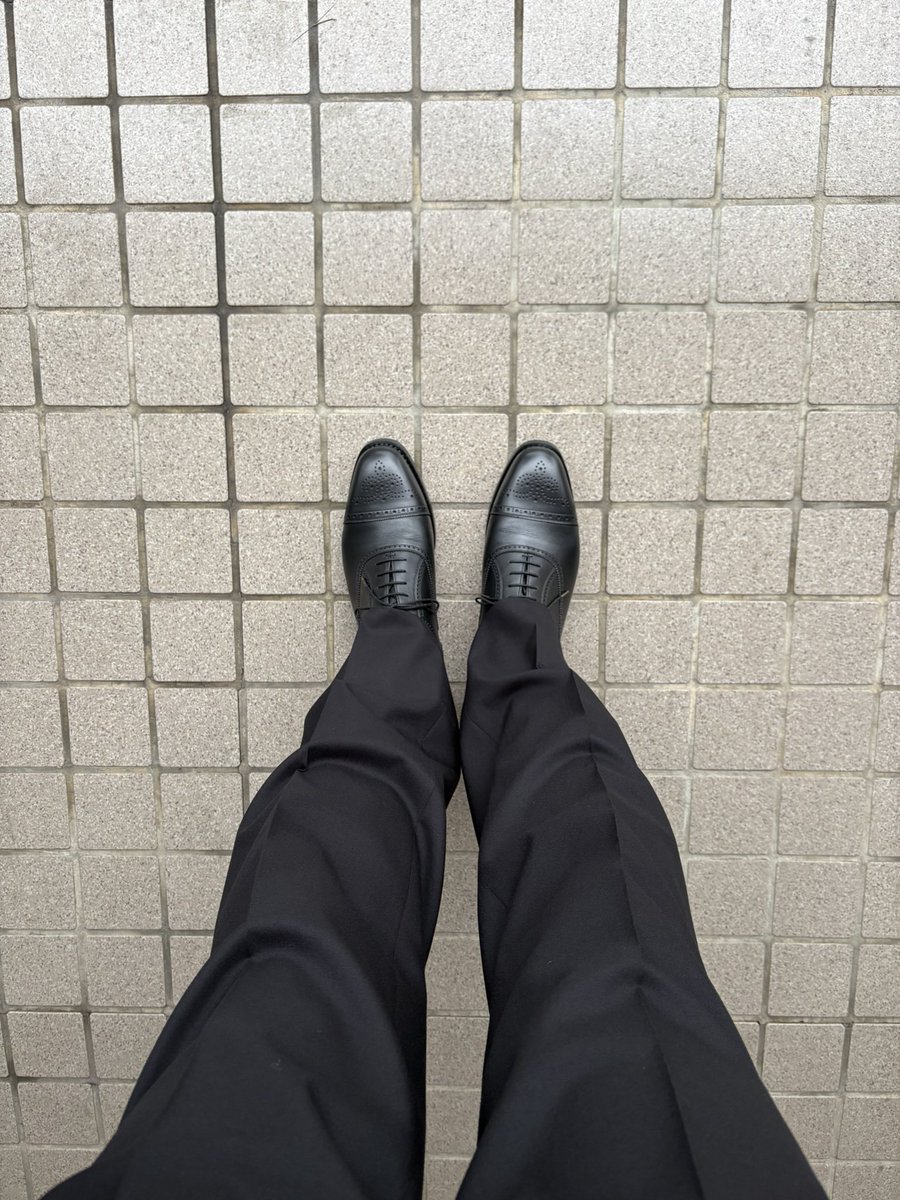 00731a's tweet photo. 2026/9/28
ブラックのシャインオアレイン

今日は落ち着いた、週明けでした。

今年は雨が多く、シャインオアレインの出番が多く助かっています。

#スコッチグレイン https://t.co/M94nW2YlRy