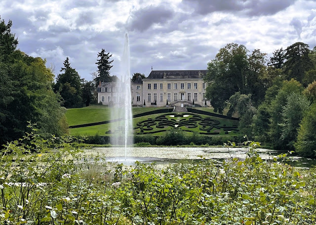 experienceloire's tweet photo. Château de la Source and its formal gardens in the Parc Floral de la Source at Orléans.
https://t.co/GpaSo8Sn29 https://t.co/AtbCiICfMc