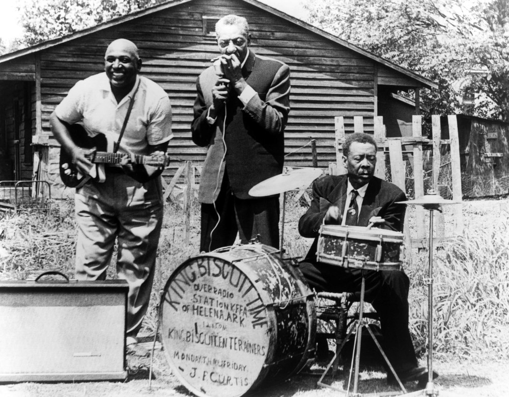 peterparcek's tweet photo. Happy B'Day September 28 to Houston Stackhouse acclaimed blues guitarist 1910-1980!
Masters of Modern Blues https://t.co/W0ORzeITtY
Cryin’ Won’t Help You https://t.co/RQk7yj0d8Q

#blues #bluesmusic #bluesguitar #robertnighthawk https://t.co/FZ2x1APH5W