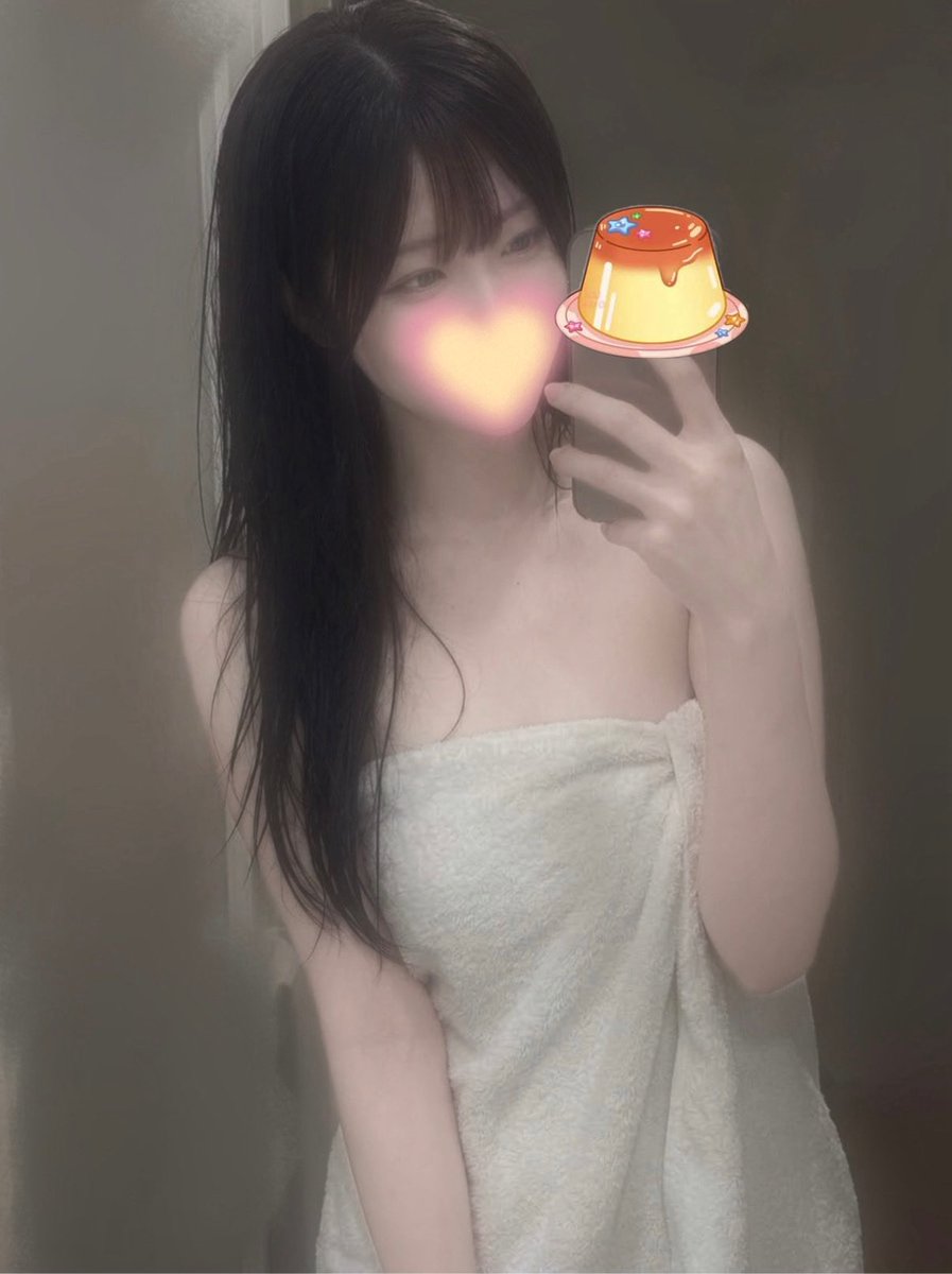 koko_12868's tweet photo. 実は悩みがあります…
ふと思ったんだけど、
ここねって寄せないと本当にお胸ない🥲

やっぱり男の人ってもうちょっとお胸あるほうが好きだよね…🙈👉🏻👈🏻

小さめでも好きって物好きさんいる？🍮 https://t.co/SOsoieFL0H