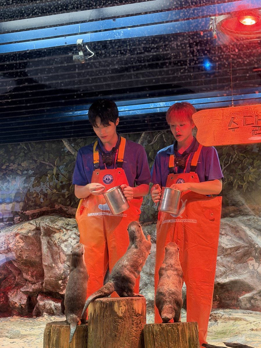 pictoru_'s tweet photo. 🐶: สุขสันต์วันเกิดนะ เจ้าสมอลพัคพัค (แต่ตัวไซซ์ XXL) จริงๆ ที่ช่วงนี้ฮยองชวนนายไปกินเนื้อ ก็เพราะฮยองตั้งใจจะเลี้ยงข้าวนายนั่นแหละ แต่เพราะตารางงานยุ่งมาก สุดท้ายก็ไม่ได้ไปกันเลย ตอนนี้มองนายที่อยู่ตรงหน้าฮยองแล้ว น่ารักจริงๆนะ  ขอให้วันเกิดที่เหลือของนายมีแต่ความสุขรออยู่นะ ส่วนรูปน่ะเห็นมาเยอะพอแล้วล่ะ

//ฮืออออพี่ตี๋น่ารักอ่ะ