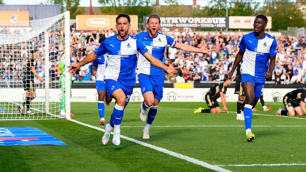 BRSkidders's tweet photo. Over the moon with another #BRFC win at The Mem this weekend.
Shaq needs a break. Until he gets something, I can't see him picking up form just yet. Needs to earn that spot back.
Fabrizio was a tornado over the pitch as ever. We ain't hanging on to this lad, are we? #UTG https://t.co/E0ApaKoNxk
