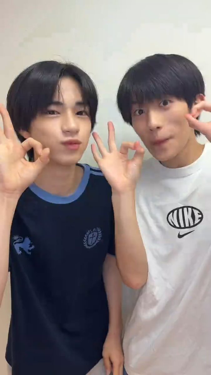 cxsoau's tweet photo. ゆめぺーのポーズ✌️
全部 귀여워🩷💚
#iiONDO #高橋夢人 #畑駿平 https://t.co/G9hcGavly0
