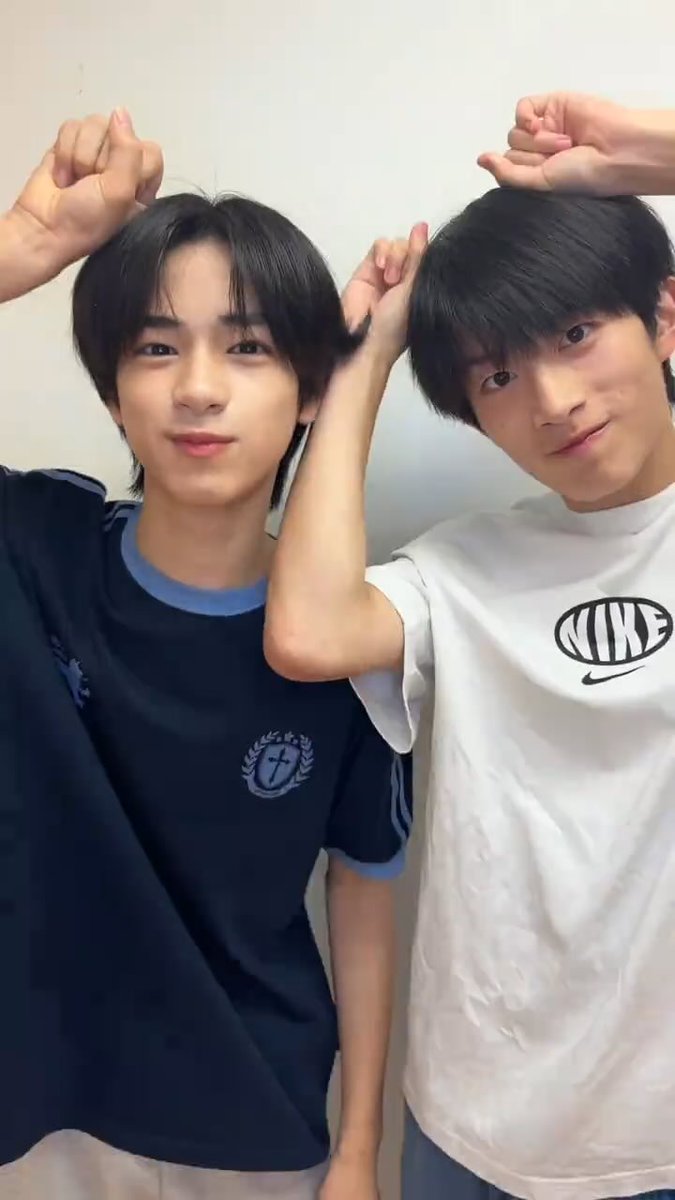 cxsoau's tweet photo. ゆめぺーのポーズ✌️
全部 귀여워🩷💚
#iiONDO #高橋夢人 #畑駿平 https://t.co/G9hcGavly0