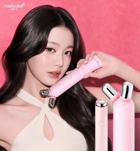 cholymarkk's tweet photo. 🏍️ (พร้อมส่ง) MEDICUBE AGE-R BOOSTER PRO MINI PLUS SET 2 ชิ้น

🎀 ขายเท 1539 บาท จากราคาเต็ม 2 ชิ้น 4990 🥹

- ตัว mini pro ผลักครีม ปลอมประโลมผิว คุมความมัน สารพัดประโยชน์มากน้องฮิตมากๆคับ 
- ตัว V ช่วยลดความบวมของหน้า กระชับกรอบหน้า ตัวนี้นวดได้ทั้งตัวเลยค่ะ 

📮ส่งemsเหมา 40 -รอรวมได้-
🚙 𐐪 สั่งซื้อทาง dm หรือ ไลน์ https://t.co/sOajeIlX4p