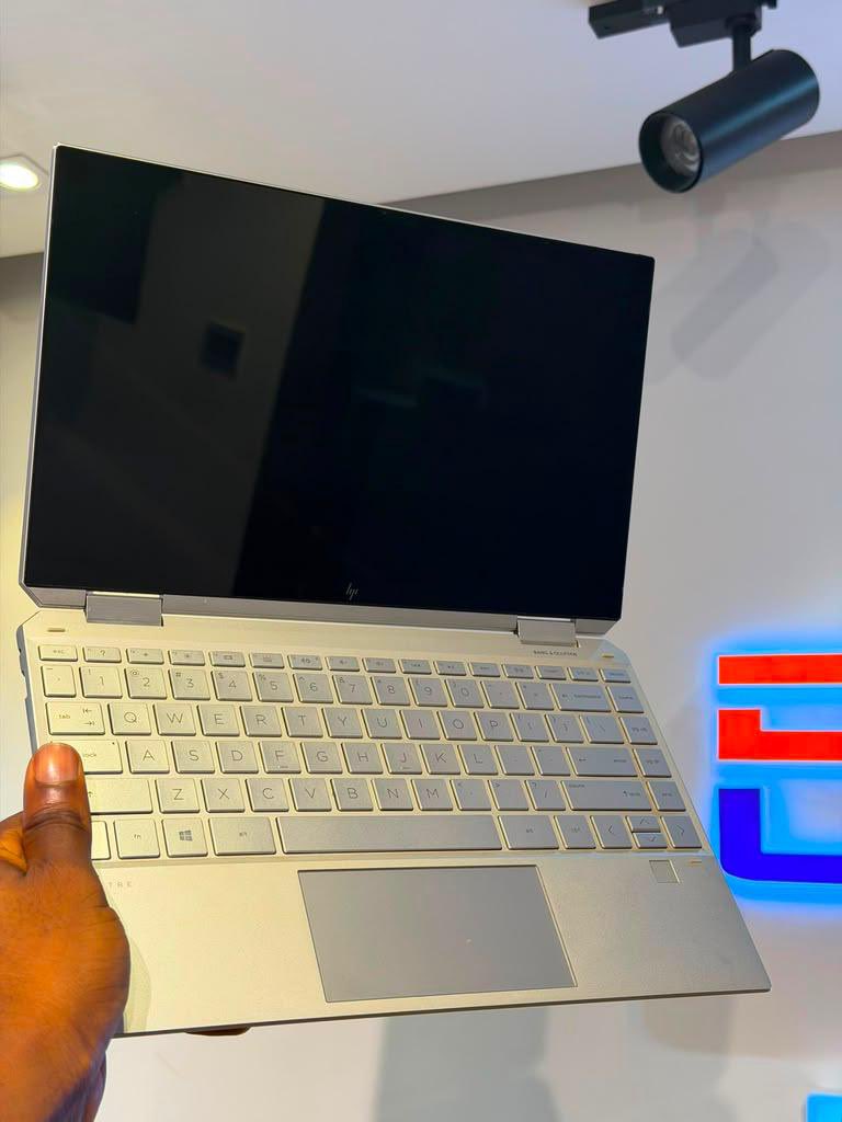 Ivolte_stores's tweet photo. HP Spectre x360 Gem Cut — 10th Gen Intel Core i7, 8GB RAM. 512GB SSD -

Price // #800,000
Free delivery within Lagos , Abeokuta 
Nationwide Delivery 🚚 https://t.co/9AuXtpIMtE