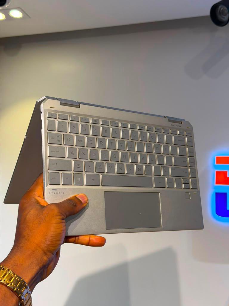 Ivolte_stores's tweet photo. HP Spectre x360 Gem Cut — 10th Gen Intel Core i7, 8GB RAM. 512GB SSD -

Price // #800,000
Free delivery within Lagos , Abeokuta 
Nationwide Delivery 🚚 https://t.co/9AuXtpIMtE