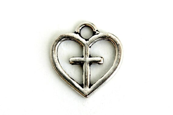 TwisttheLeaf's tweet photo. #Handmade https://t.co/VQ7Iz49qGe Cross Charm. Heart Charm. Add-On Charm for Bracelet Charm or Necklace Charm. Christian Charm. Silver Plated Charm. 15mm x 14mm by GatheringCharms https://t.co/KtC8QpwELZ