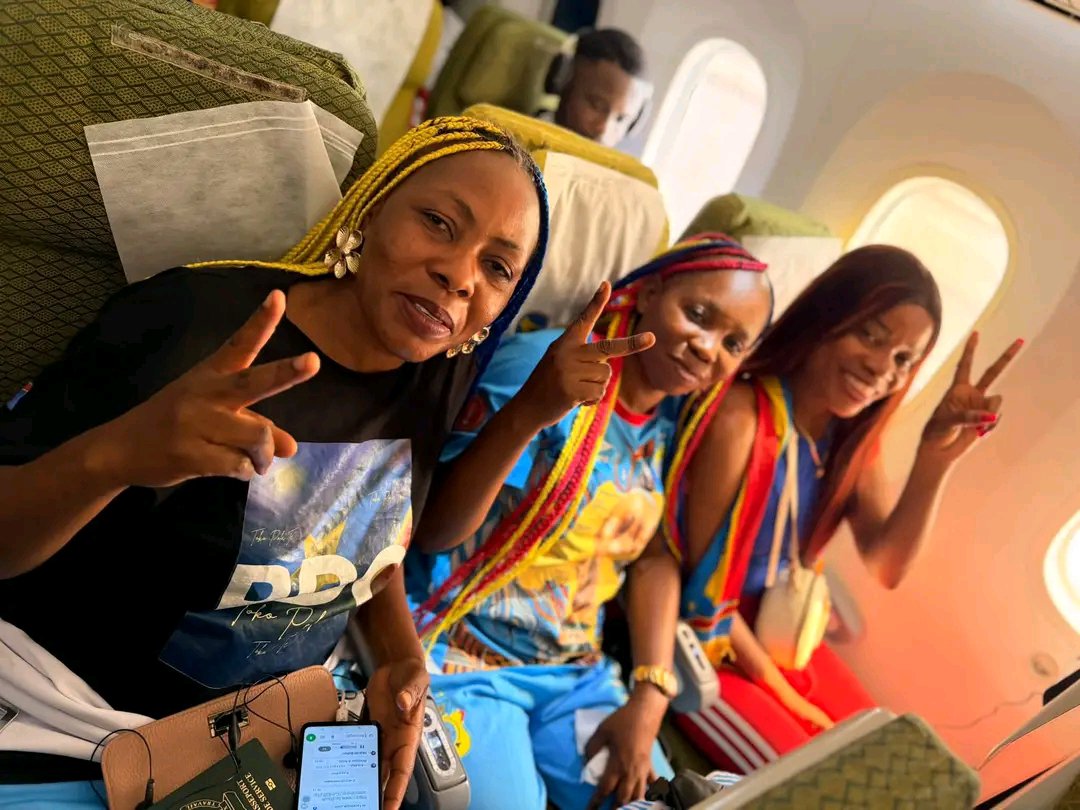 henockngandu25's tweet photo. #jourdematch #leopards @FecofaRdc @MinSport_Loisir
ZIMBABWE - RDC : La délégation des supporters (environ 300 personnes) quitte Kinshasa à destination de Harare au Zimbabwe pour soutenir les léopards  …
Dans la délégation figure également @JumbaDrc
Allez-y les léopards https://t.co/kJhVgVmsLY