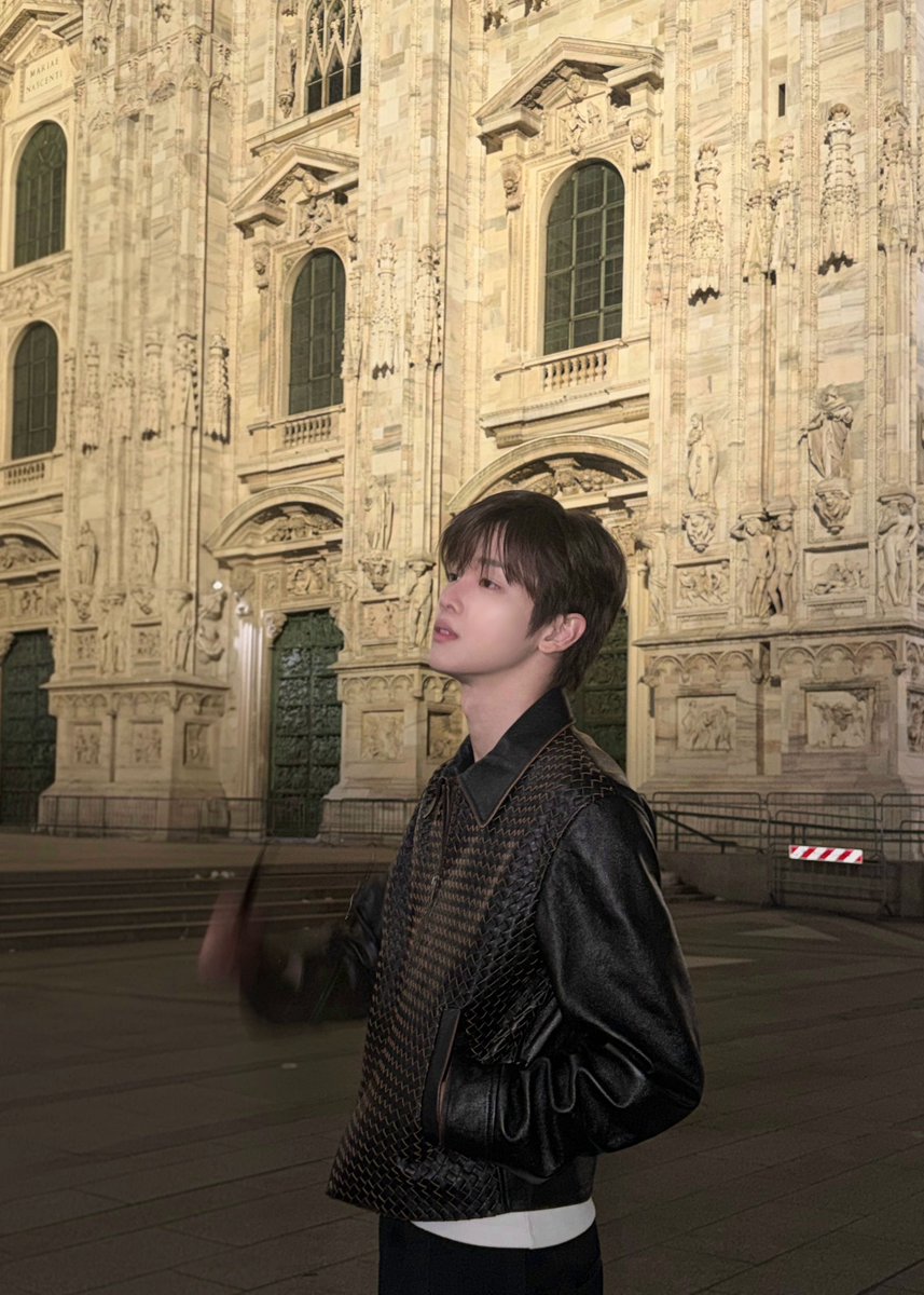 justlovesc's tweet photo. kata gue c5 cepetan ijinin member buat ig pribadi deh nyatanya emg foto yang sungchan kirim sendiri di bubble lebih bagus ketimbang di akun official😭

foto foto ini kalo di taruh di ig pribadi Sungchan bakal sekeren itu😭 https://t.co/CC3WFsBaNn