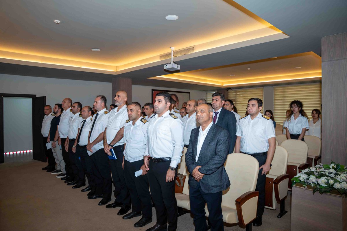 MaritimeAz's tweet photo. Dövlət Dəniz və Liman Agentliyində Anım Günü ilə əlaqədar tədbir keçirilib.
Ətraflı: https://t.co/BbiXjjUObs
#DDLA #27Sentyabr #AnımGünü https://t.co/XqRQr1n1Y5