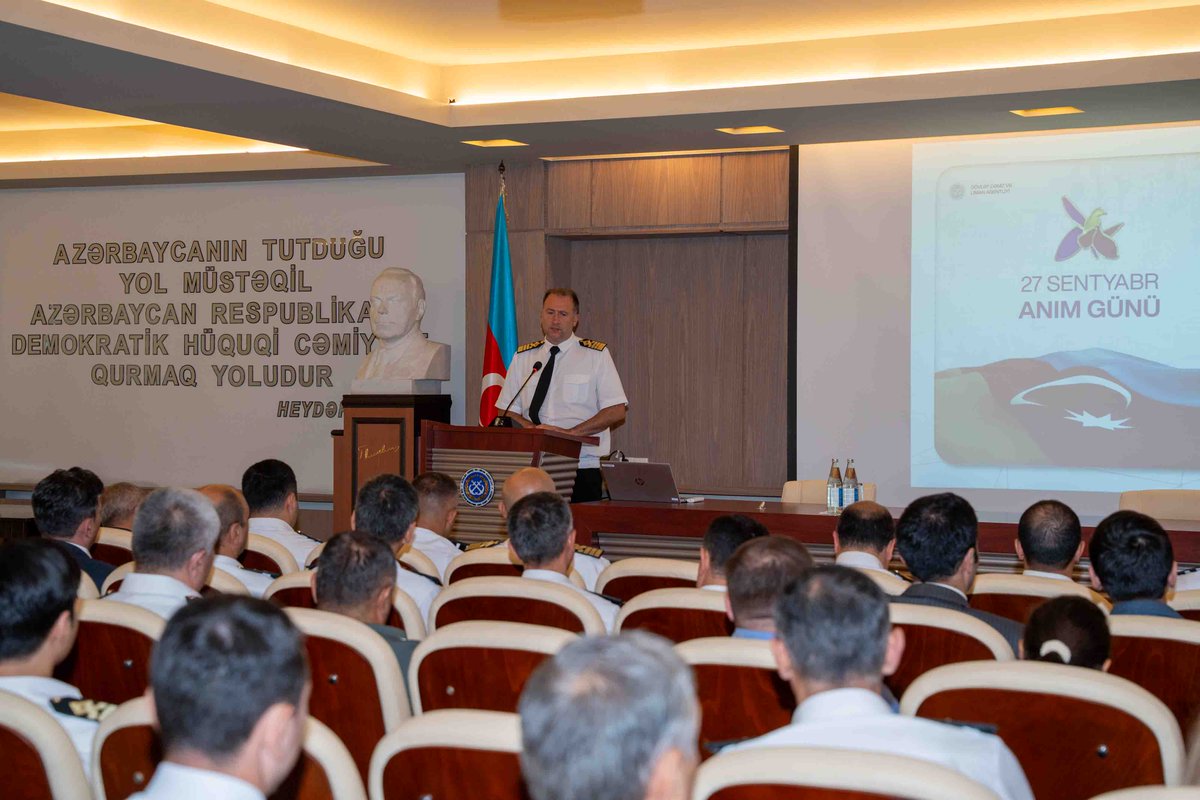 MaritimeAz's tweet photo. Dövlət Dəniz və Liman Agentliyində Anım Günü ilə əlaqədar tədbir keçirilib.
Ətraflı: https://t.co/BbiXjjUObs
#DDLA #27Sentyabr #AnımGünü https://t.co/XqRQr1n1Y5