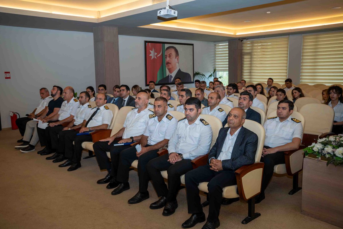 MaritimeAz's tweet photo. Dövlət Dəniz və Liman Agentliyində Anım Günü ilə əlaqədar tədbir keçirilib.
Ətraflı: https://t.co/BbiXjjUObs
#DDLA #27Sentyabr #AnımGünü https://t.co/XqRQr1n1Y5