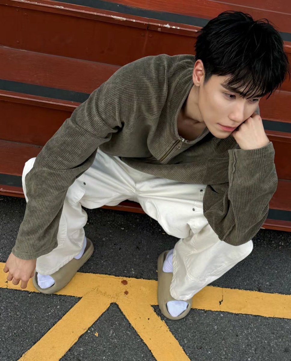 afterjju's tweet photo. from ig ㅡ mensfolioth

#junniorrs https://t.co/eATEL7WFBX