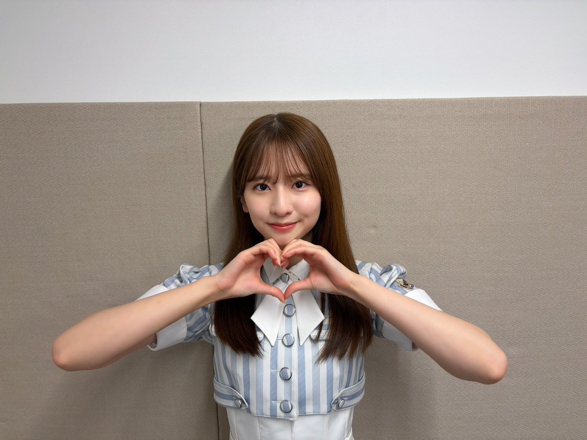 nogizaka46's tweet photo. このあと19:00～、「#週刊乃木坂ニュース」を生配信でお送りいたします📣

#乃木坂46 に関する最新ニュースをお届け🎉

ぜひご覧ください✨

https://t.co/IO2phmWGqV

#菅原咲月 https://t.co/KaZooaWlBp