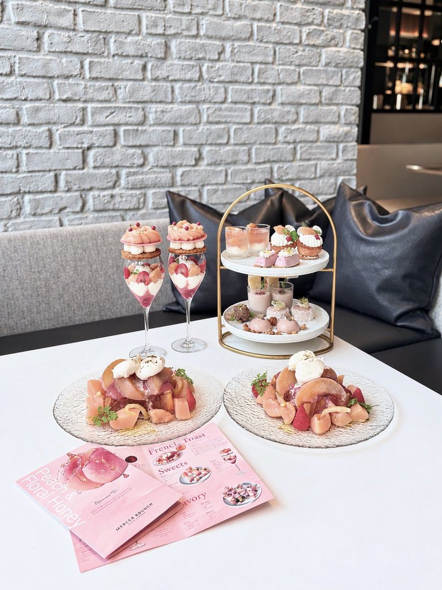 qlfxyn's tweet photo. 📍 Mercer Brunch Ginza Terrace 

6500円でフレンチトーストとパフェ付きの盛り盛りアフヌン🍑🤍⸝⸝꙳マーサーブランチのフレンチトーストが１番美味しい🫪 https://t.co/1sAZW0Paky