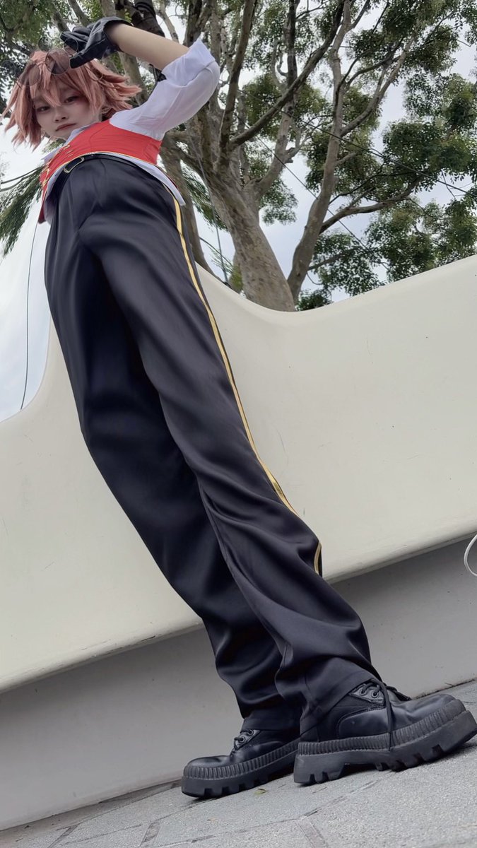 zuyanosu_aaa's tweet photo. 足は長ければ長いほどいいと聞いて

 #Dハロ仮装2026 https://t.co/aMWpQ0jVQz