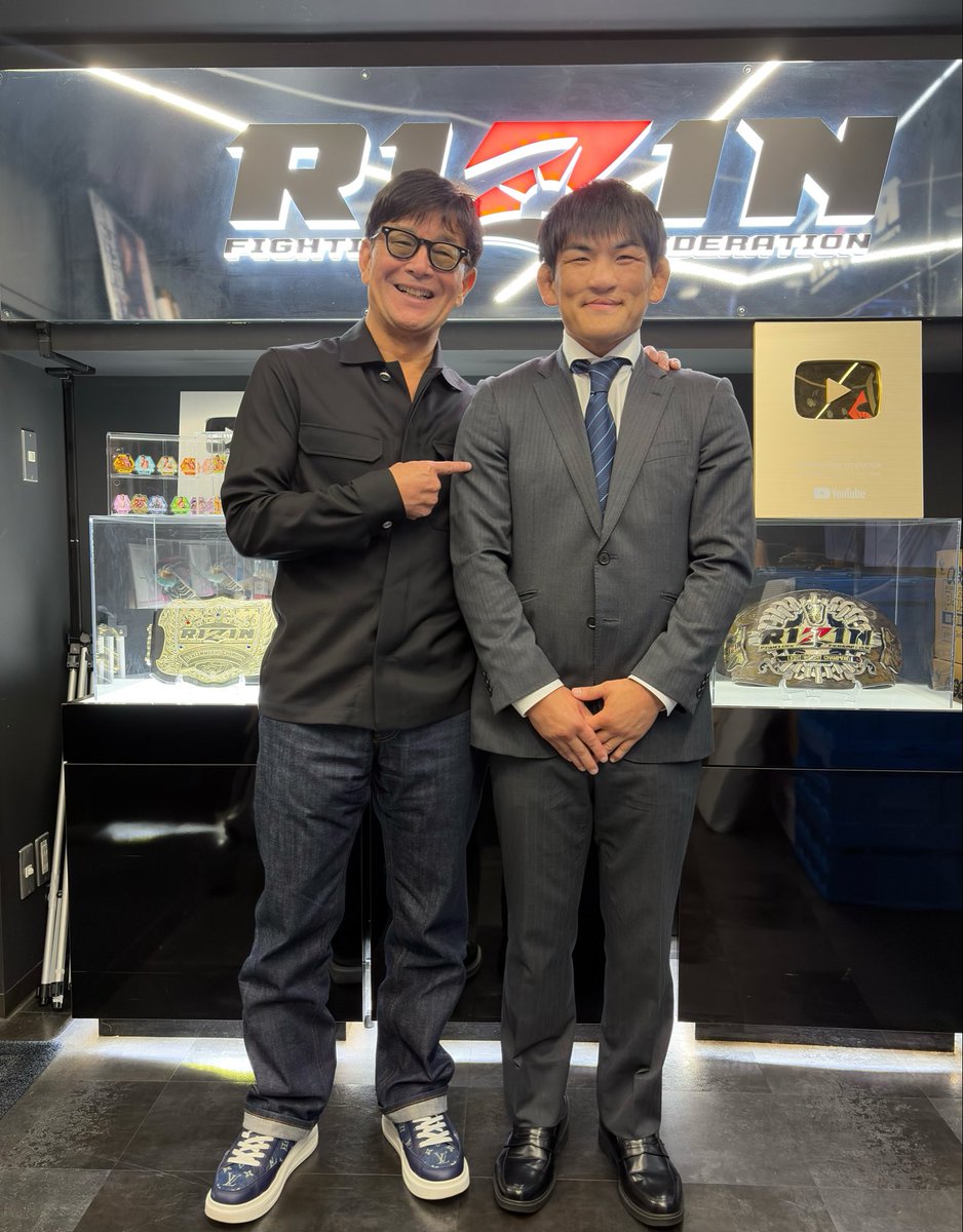 KickTakumi's tweet photo. 今日はついに榊原社長に直接お会いし、自分の気持ちをお伝えさせていただきました。

そして僕の思いに応えてくださり、千葉大会で追加で1試合組むとお返事をいただきました。
榊原社長、そしてRIZIN関係者の皆様本当にありがとうございます。

自分の強さ、そしてPANCRASEの強さをRIZINのリングでお見せできるように精一杯頑張ります。

正式に試合が決まりましたら
また改めて応援のほどよろしくお願いいたします。
#RIZIN