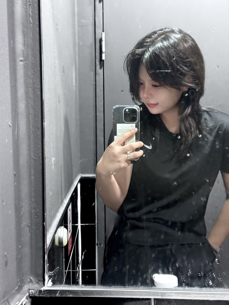 nnnw6p's tweet photo. 여자친구기다림…하는중 https://t.co/ZIGAoPgL7A