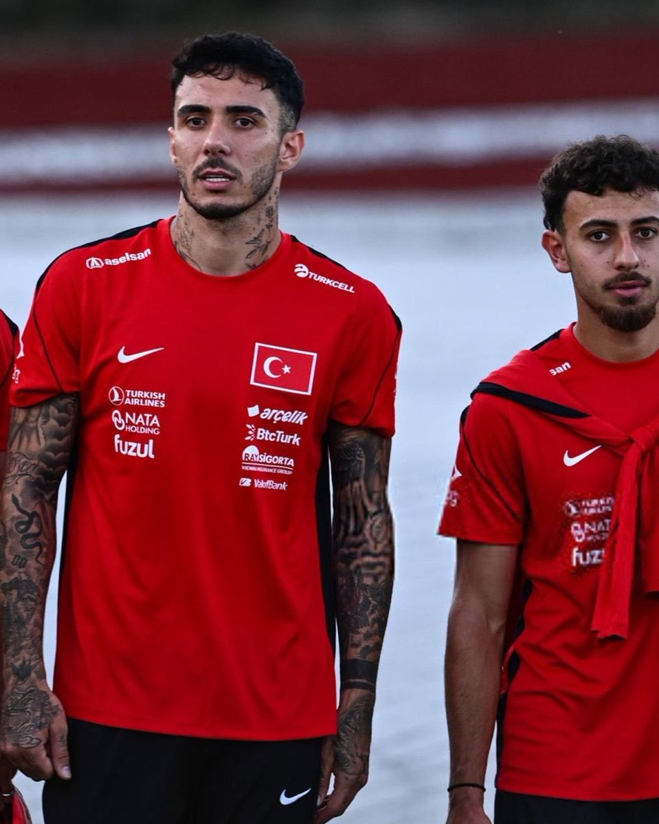 BJKYetiyor's tweet photo. 🔥Emirhan Topçu ve İlhan Fakılı, Türkiye'nin İtalya ile oynayacağı maçın kadrosuna alınmadı. 

📰Transfermarkt https://t.co/WXY2HibbBt