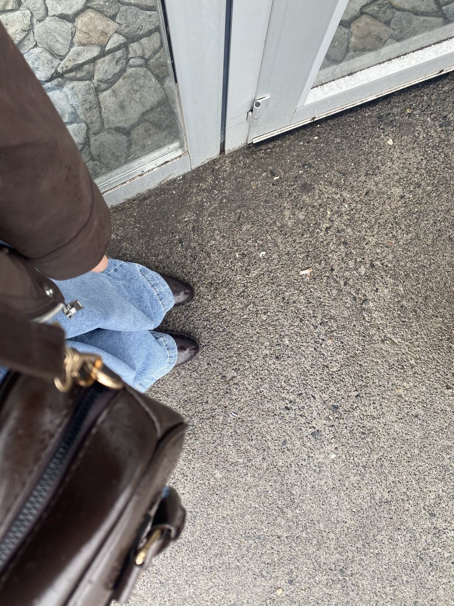 tugderler's tweet photo. geçen sene fav rengim bordoydu 
dikkat ederseniz bu sene de kahverengi https://t.co/C6wS8jM3II
